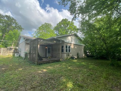 Tiny photo for 616 N Oakland Avenue, Carbondale, IL 62901 (MLS # 100000178)