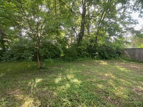 Tiny photo for 616 N Oakland Avenue, Carbondale, IL 62901 (MLS # 100000178)