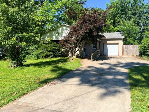 Tiny photo for 616 N Oakland Avenue, Carbondale, IL 62901 (MLS # 100000178)