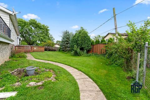 Tiny photo for 9013 W 91st Place, Hickory Hills, IL 60457 (MLS # 12438925)