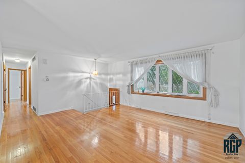 Tiny photo for 9013 W 91st Place, Hickory Hills, IL 60457 (MLS # 12438925)