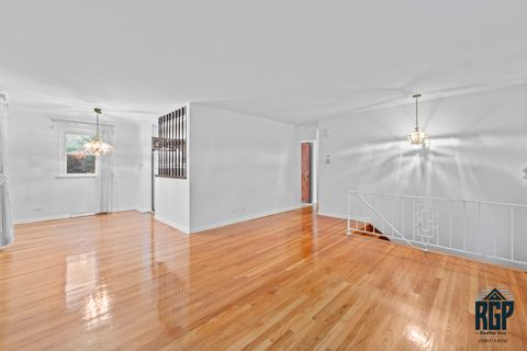 Tiny photo for 9013 W 91st Place, Hickory Hills, IL 60457 (MLS # 12438925)