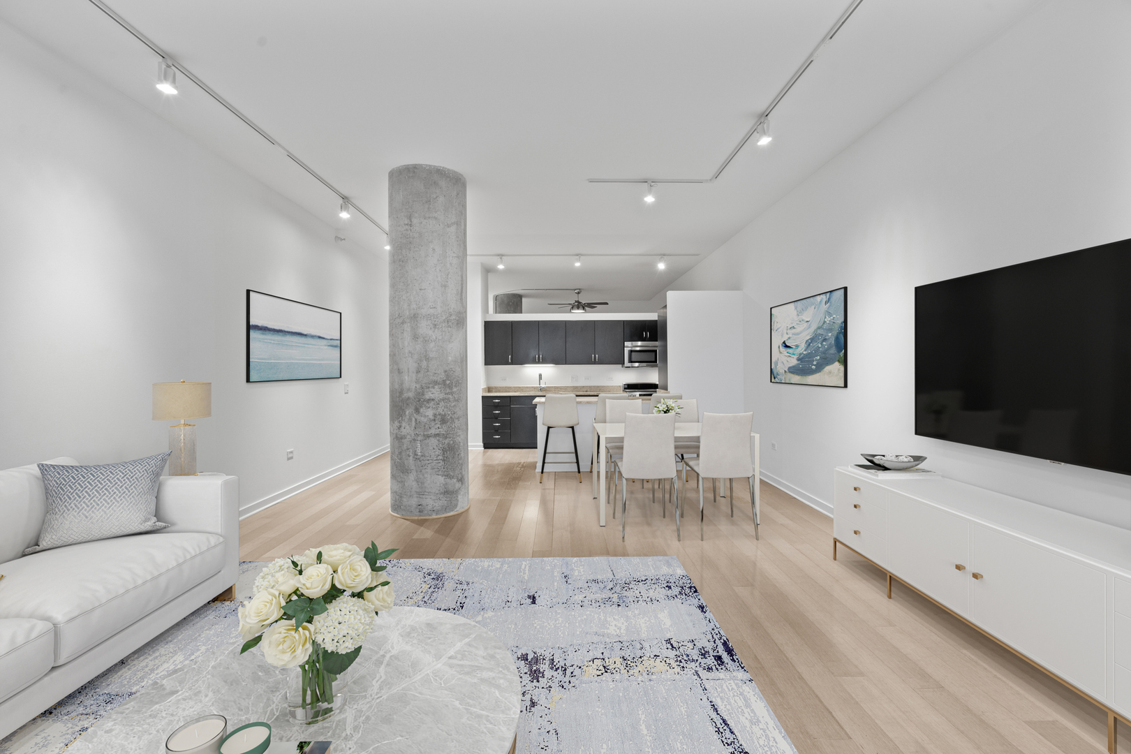 860 W BLACKHAWK Street 406