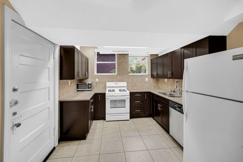 Tiny photo for 5656 S Dorchester Avenue #B, Chicago, IL 60637 (MLS # 12449791)