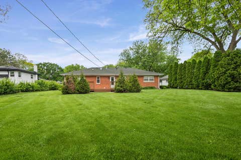 Tiny photo for 29 Springlake Avenue, Hinsdale, IL 60521 (MLS # 12653783)