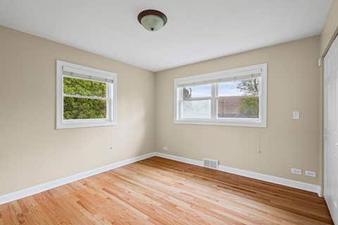 Tiny photo for 29 Springlake Avenue, Hinsdale, IL 60521 (MLS # 12653783)