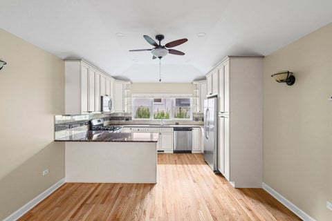 Tiny photo for 29 Springlake Avenue, Hinsdale, IL 60521 (MLS # 12653783)