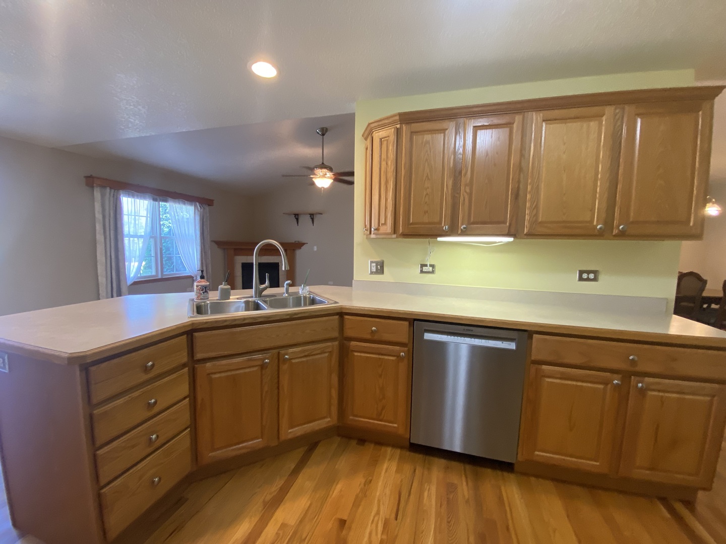 831 Oriole Drive