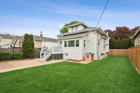Tiny photo for 5836 N Manton Avenue, Chicago, IL 60646 (MLS # 12634205)