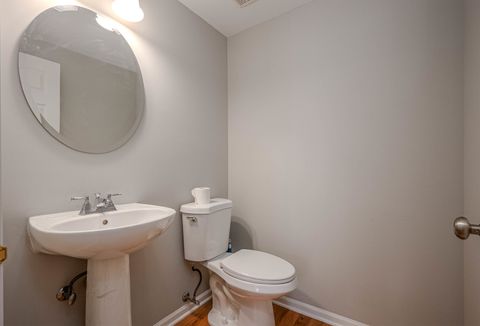 Tiny photo for 134 Woodview Court #134, Glen Ellyn, IL 60137 (MLS # 12571864)