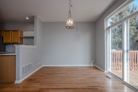 Tiny photo for 134 Woodview Court #134, Glen Ellyn, IL 60137 (MLS # 12571864)