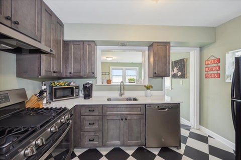 Tiny photo for 9431 Jefferson Avenue, Brookfield, IL 60513 (MLS # 12723365)
