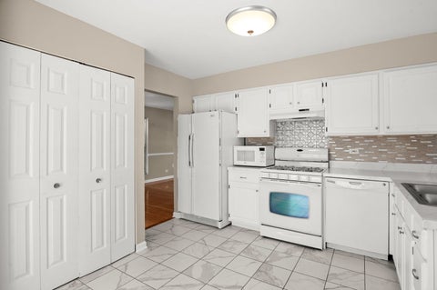 Tiny photo for 345 Mayfair Lane, South Elgin, IL 60177 (MLS # 12679844)