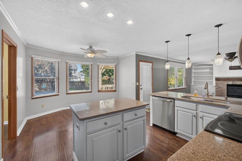 Tiny photo for 4816 Norfolk Place, Bettendorf, IA 52722 (MLS # 12787973)