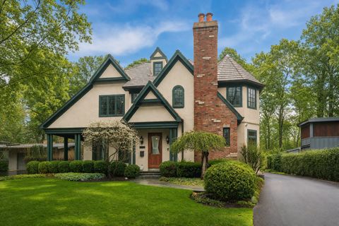 338 E Witchwood Lane Lake Bluff IL 60044