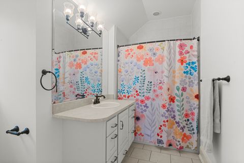 Tiny photo for 338 E Witchwood Lane, Lake Bluff, IL 60044 (MLS # 12610243)