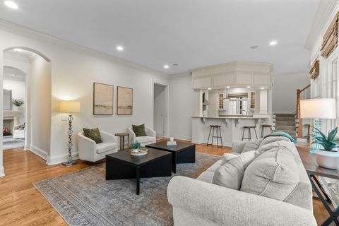 Tiny photo for 338 E Witchwood Lane, Lake Bluff, IL 60044 (MLS # 12610243)