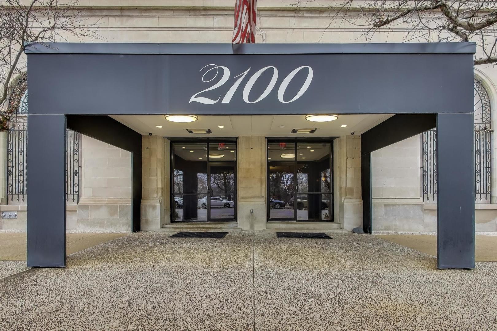2100 N LINCOLN PARK WEST 5DS