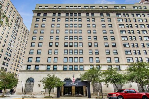 Photo of 2100 N LINCOLN PARK WEST #5DS, Chicago, IL 60614 (MLS # 12540336)