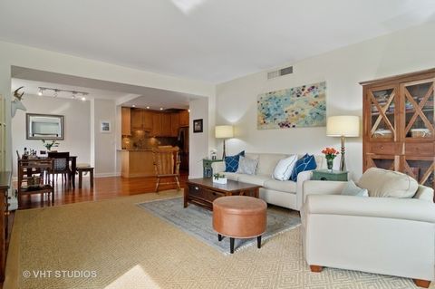Tiny photo for 2100 N LINCOLN PARK WEST #5DS, Chicago, IL 60614 (MLS # 12540336)