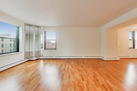 Tiny photo for 2100 N LINCOLN PARK WEST #5DS, Chicago, IL 60614 (MLS # 12540336)