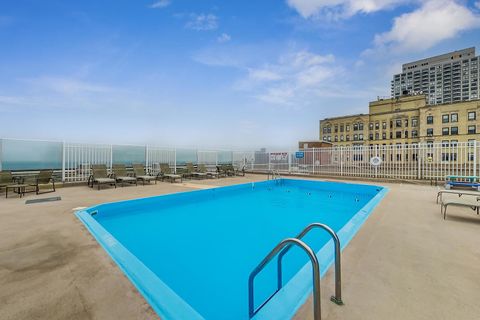 Tiny photo for 2100 N LINCOLN PARK WEST #5DS, Chicago, IL 60614 (MLS # 12540336)