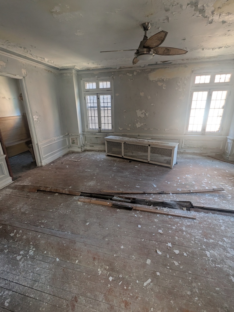 6740 S Oglesby Avenue 2