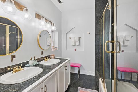 Tiny photo for 812 S Bell Avenue, Chicago, IL 60612 (MLS # 12631600)