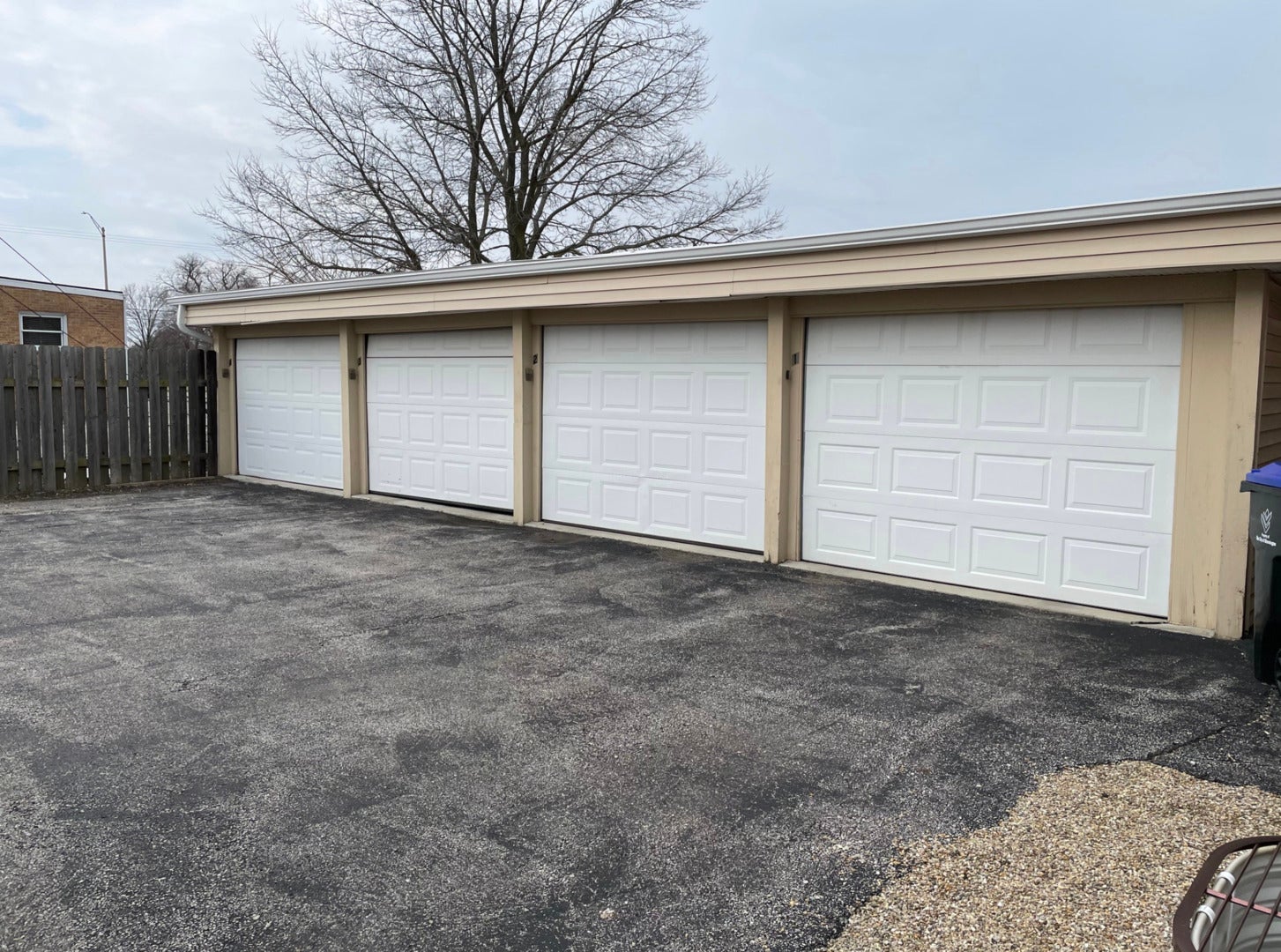 221 Robinhood Lane