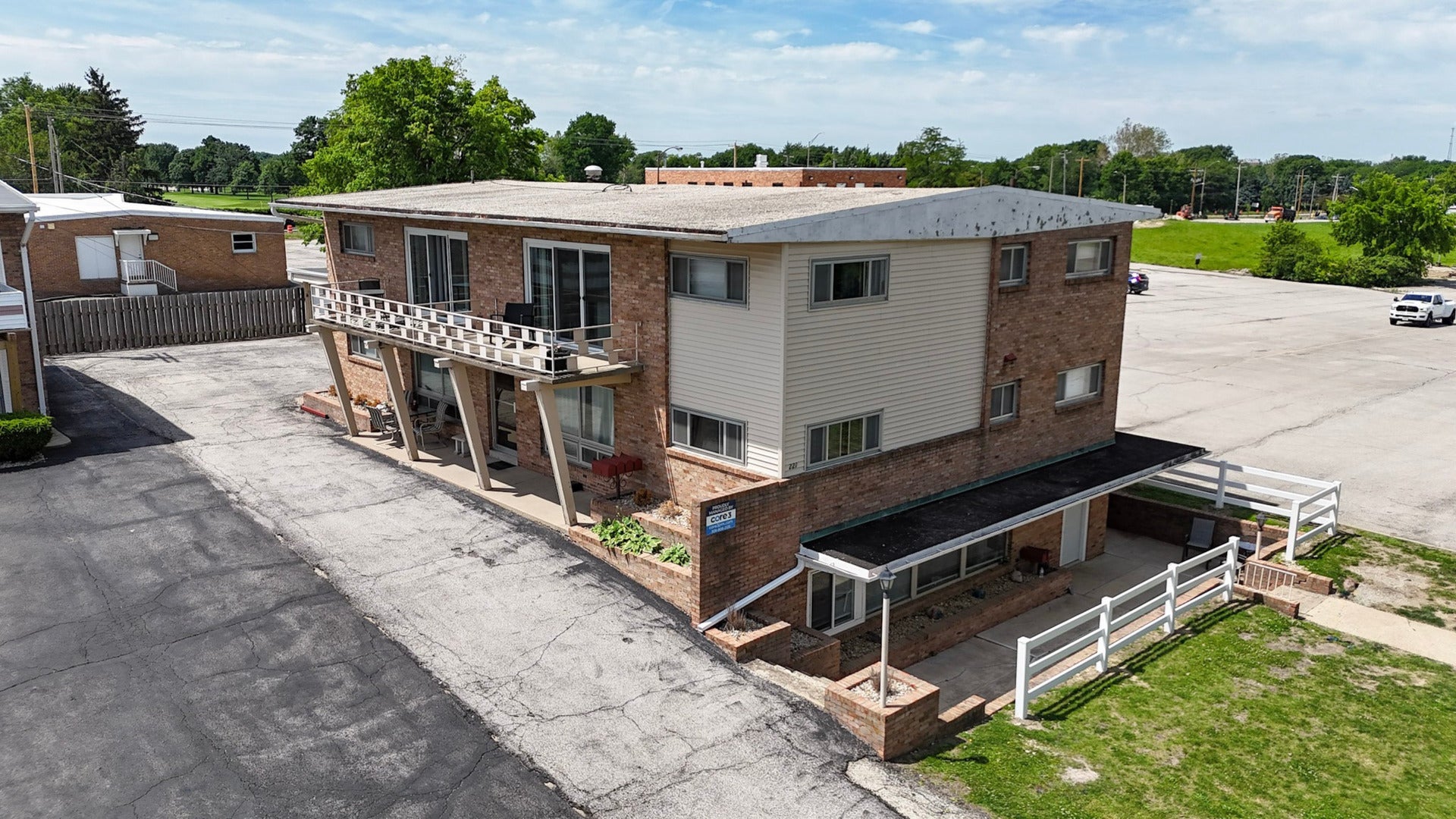 221 Robinhood Lane
