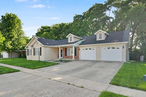 Tiny photo for 2502 Goodfield Drive, Urbana, IL 61802 (MLS # 12638018)