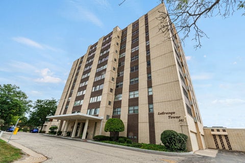 Photo of 141 N La Grange Road #302, La Grange, IL 60525 (MLS # 12762171)