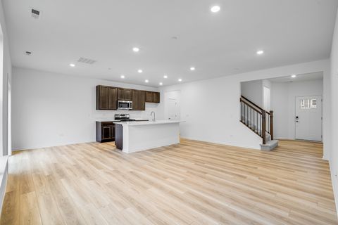 Tiny photo for 820 Lindsay Lane, West Dundee, IL 60118 (MLS # 12582173)