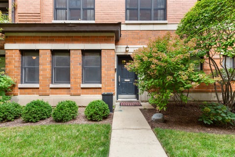 Photo of 3842 N SOUTHPORT Avenue #L, Chicago, IL 60613 (MLS # 12747124)