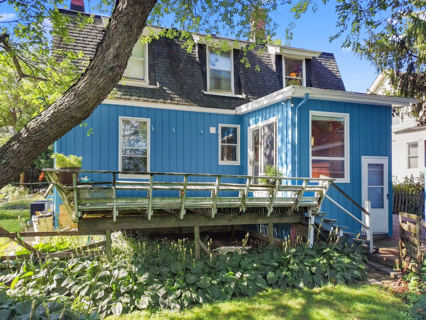370 Lincoln Avenue