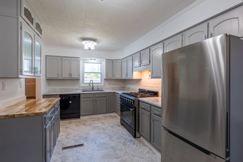 Tiny photo for 312 N 11th Street, Herrin, IL 62948 (MLS # 12647553)
