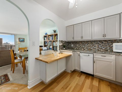 Tiny photo for 6007 N Sheridan Road #17G, Chicago, IL 60660 (MLS # 12529822)