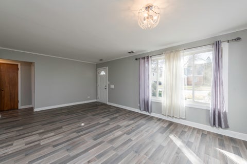 Tiny photo for 400 7th Avenue, Libertyville, IL 60048 (MLS # 12773025)