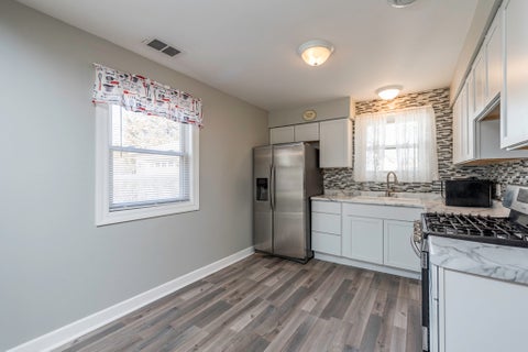 Tiny photo for 400 7th Avenue, Libertyville, IL 60048 (MLS # 12773025)