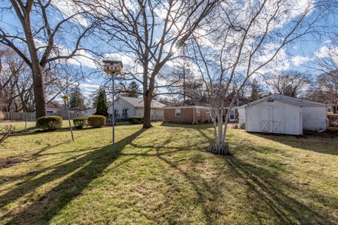 Tiny photo for 400 7th Avenue, Libertyville, IL 60048 (MLS # 12773025)