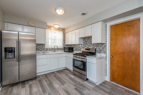 Tiny photo for 400 7th Avenue, Libertyville, IL 60048 (MLS # 12773025)