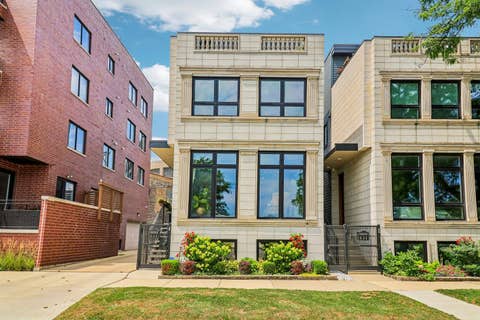 Photo of 628 N Rockwell Street, Chicago, IL 60612 (MLS # 12715162)