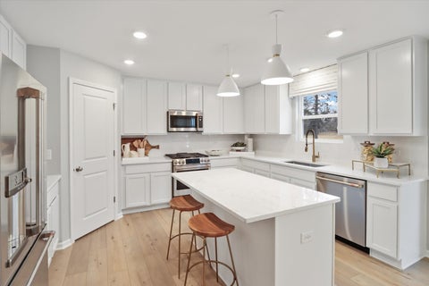Tiny photo for Oswego, IL 60543 (MLS # 12640390)