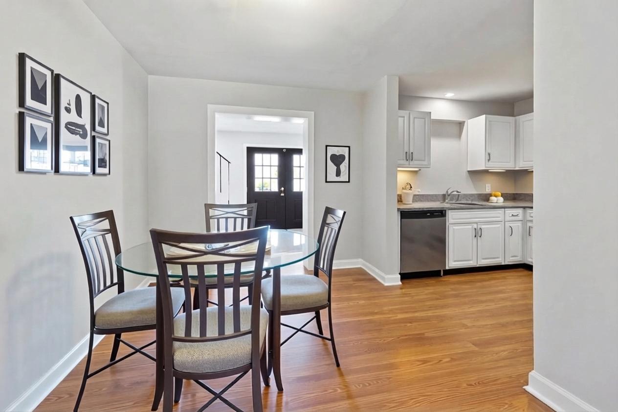 3423 N Springfield Avenue