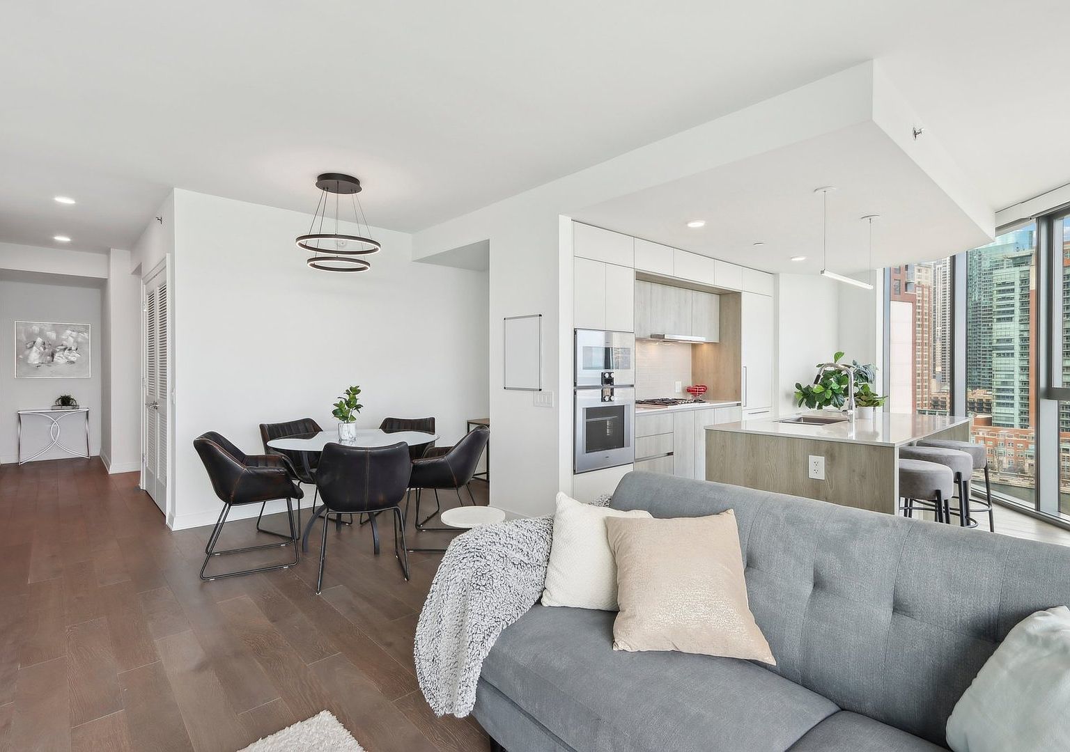 211 N Harbor Drive 1008