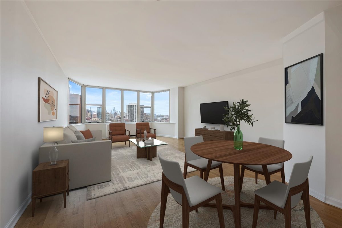 525 W Hawthorne Place 1401