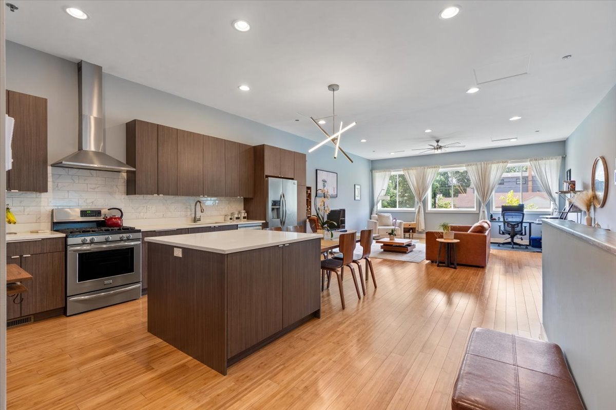 1101 Dodge Avenue 204