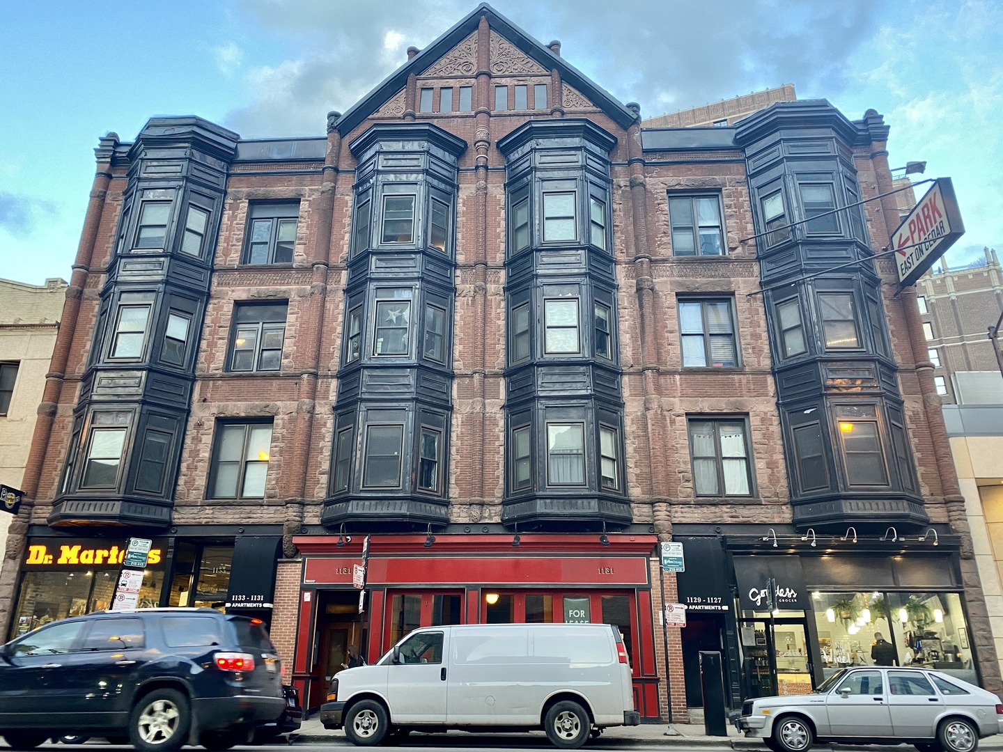 Photo 1 of 17 — 1133 N State Street 4D, Chicago, IL 60610