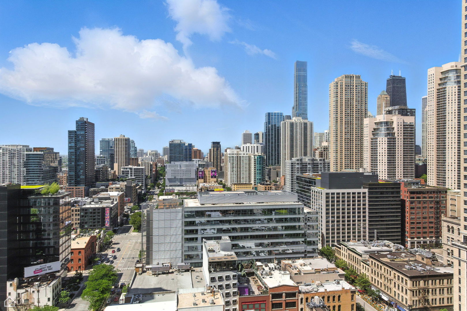 345 N LaSalle Street 2602