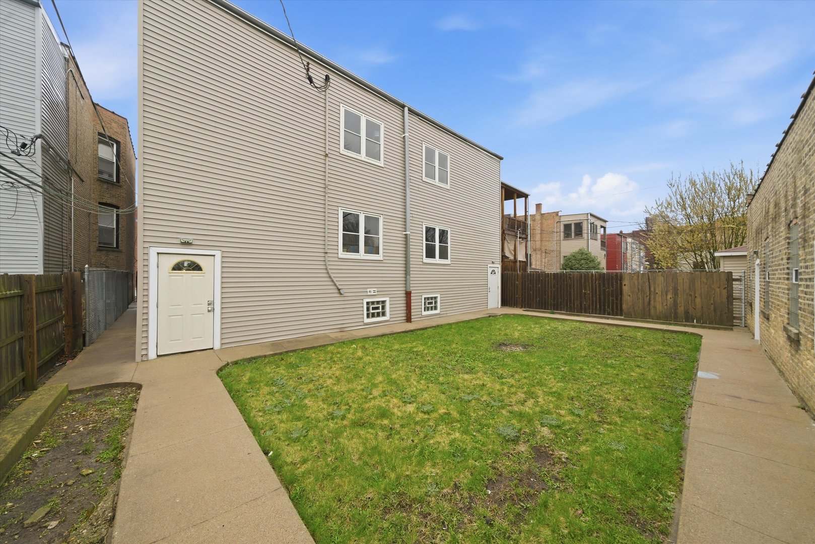2917 N Kedzie Avenue